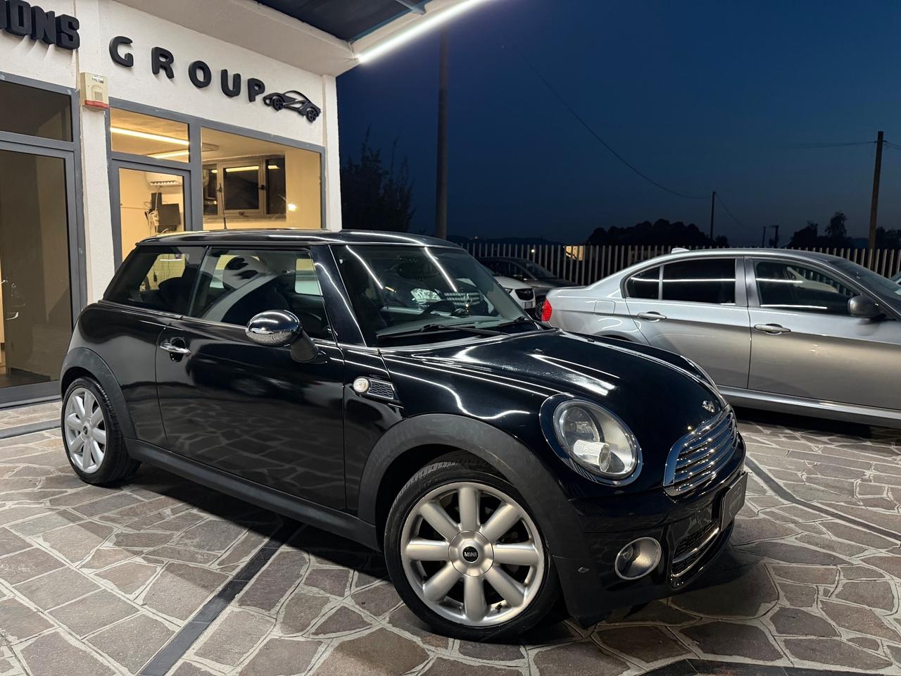 Mini 1.6 16V One D Total Black okneopatentati
