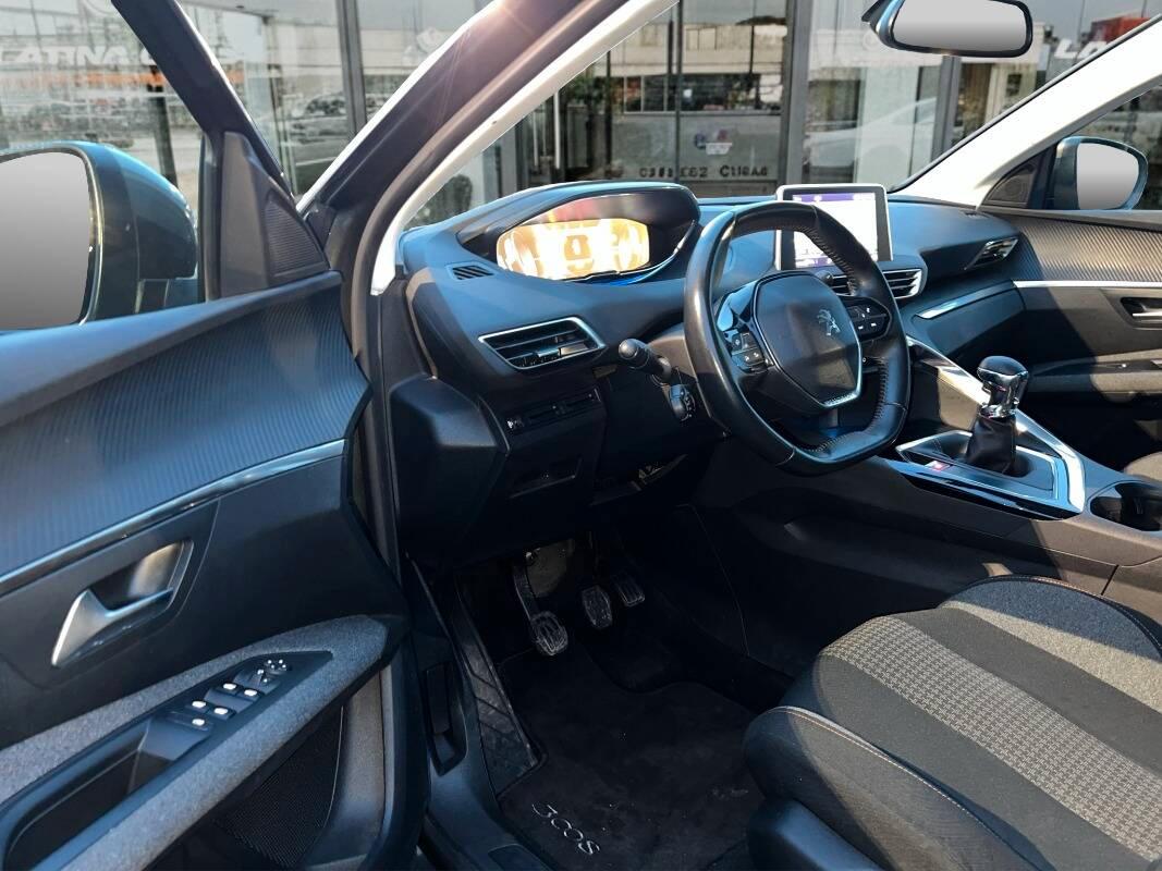 Peugeot 3008 1.5 bluehdi Business s&s 130cv Con NAVIGATORE