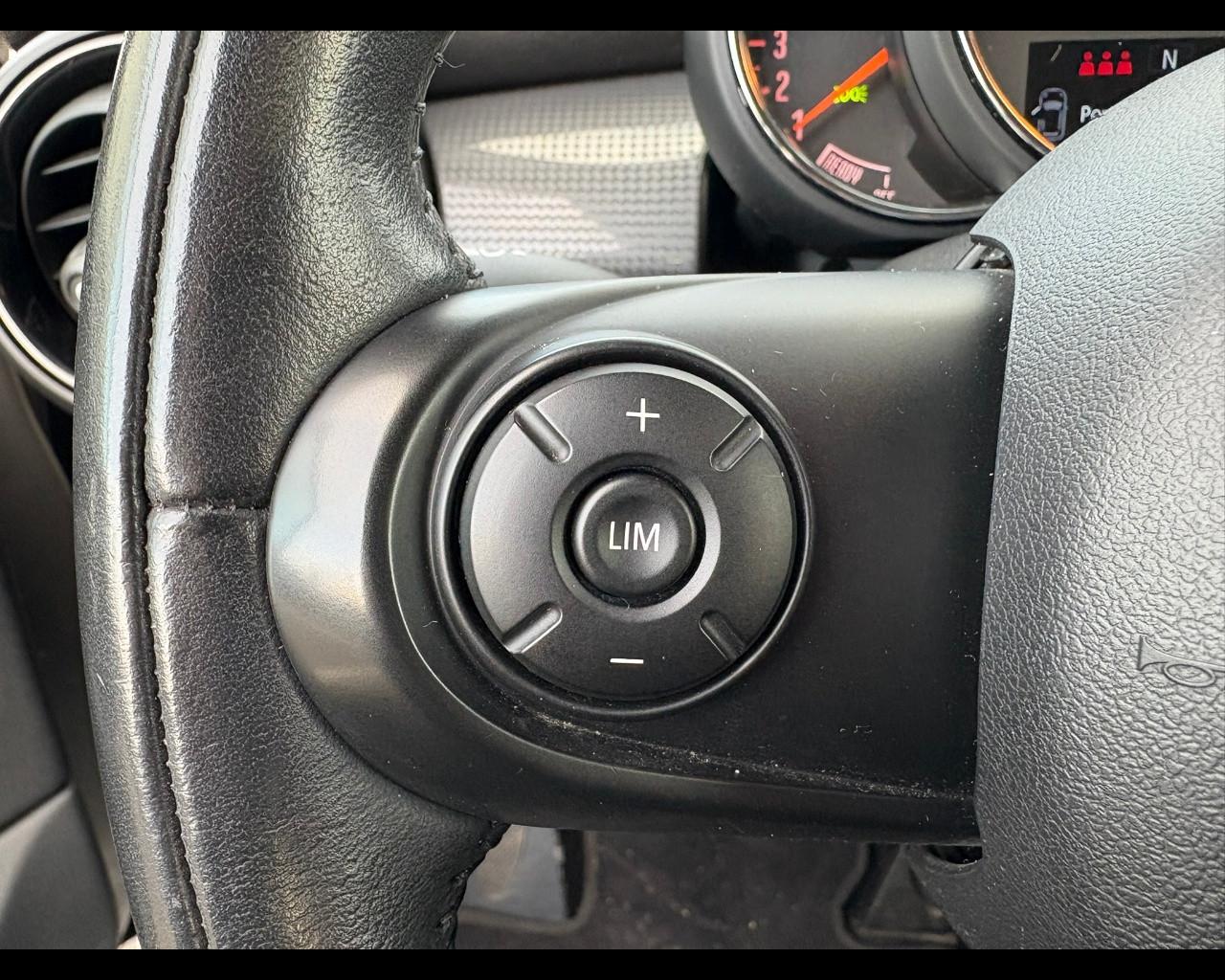 MINI Mini 5 porte (F55) - Mini 1.5 Cooper D Business 5 porte