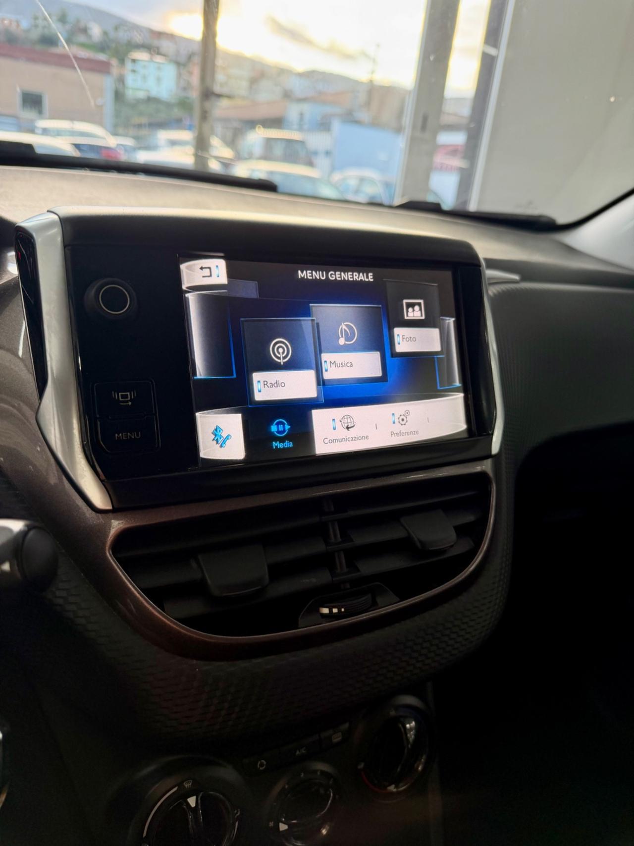 Peugeot 2008 1.2 VTi 82CV Allure FINANZIABILE