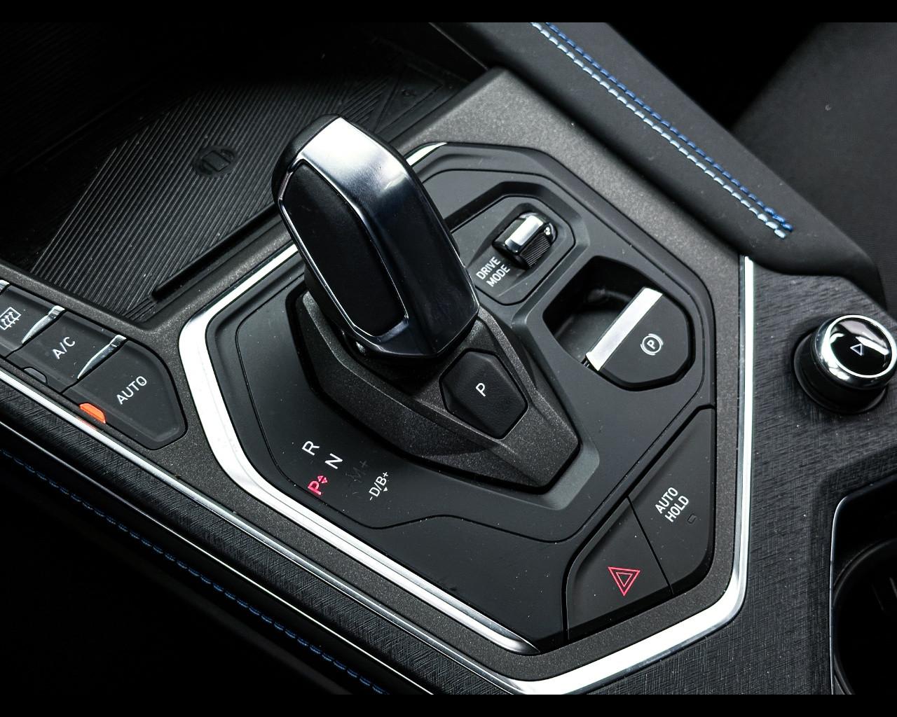 LYNK&CO 01 - 01 PHEV