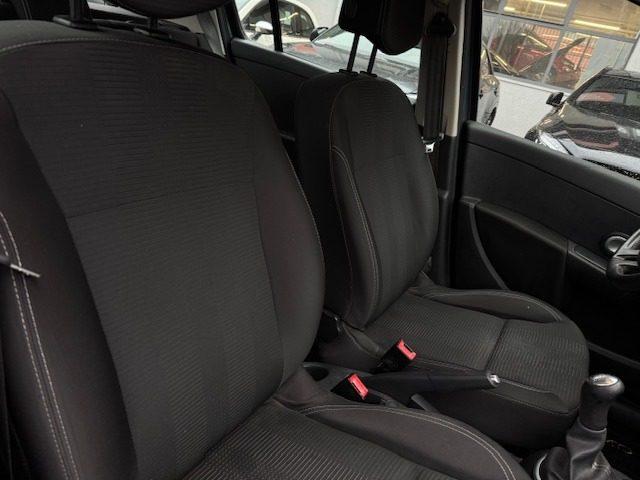 RENAULT Clio 1.2 16V 5 porte Live!