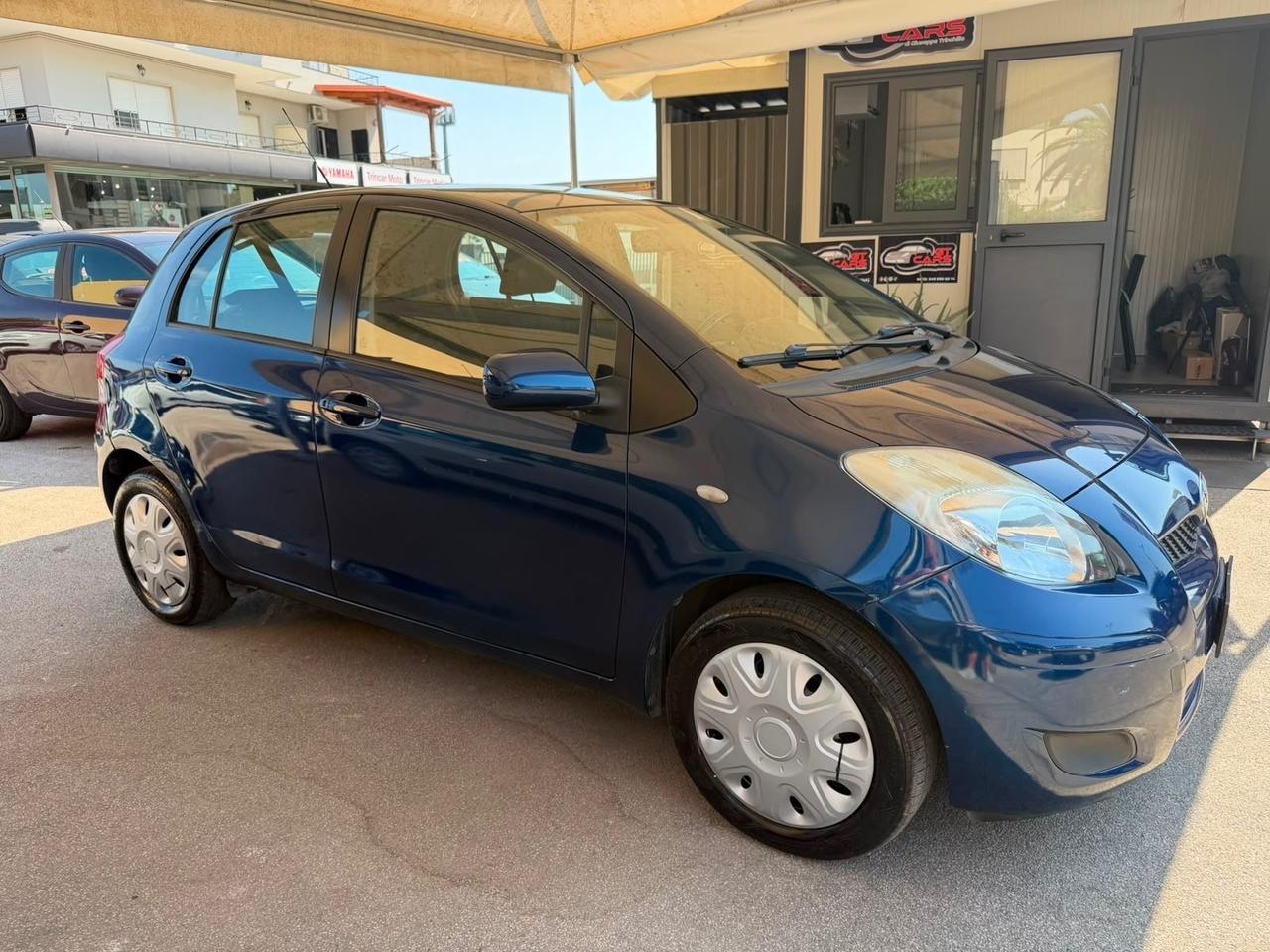 Toyota Yaris 1.0 5 porte Luxury pack