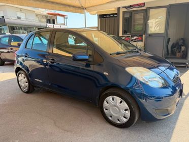 Toyota Yaris 1.0 5 porte Luxury pack
