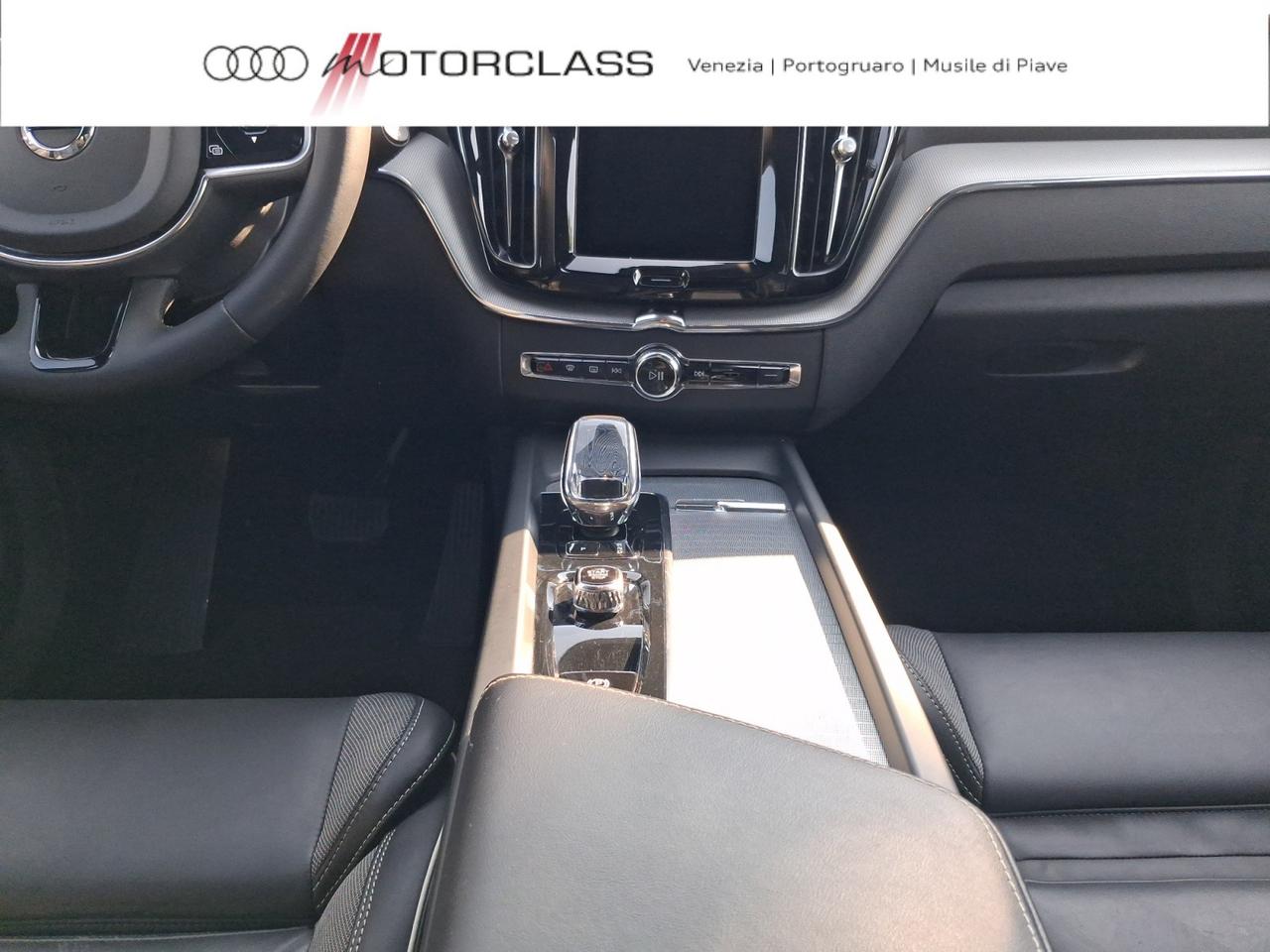 Volvo XC60 2.0 b4 plus dark awd automatico