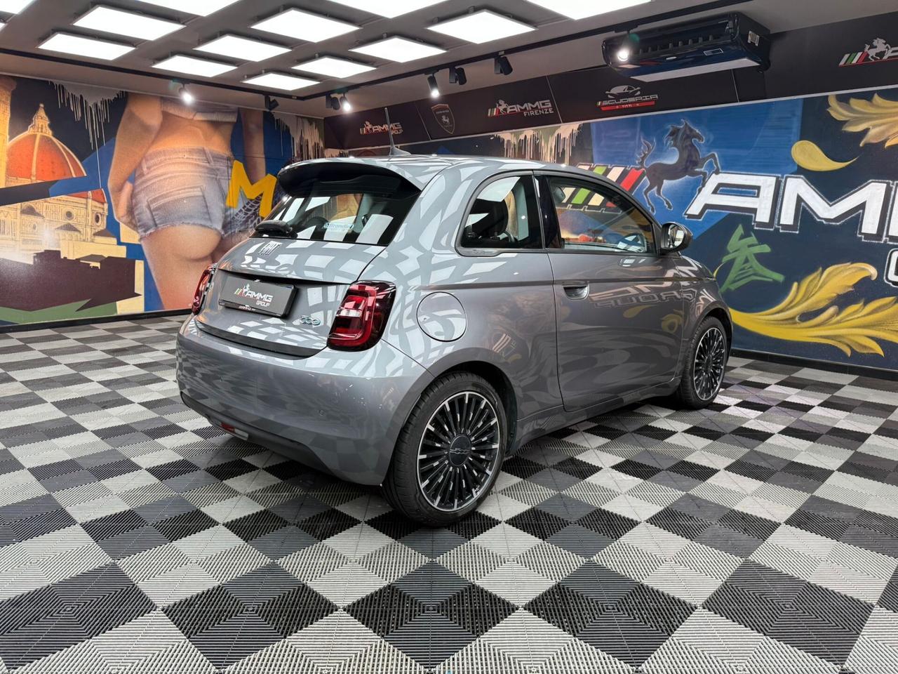 Fiat 500 500e Berlina 42 kWh La Prima (732)