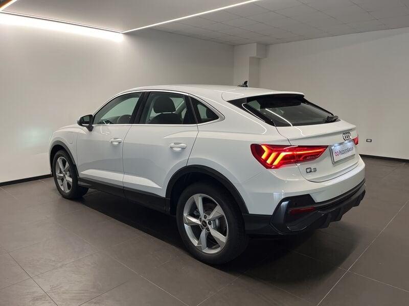 Audi Q3 Audi Sportback Business Plus 45 TFSI e 180(245) kW(CV) S tronic