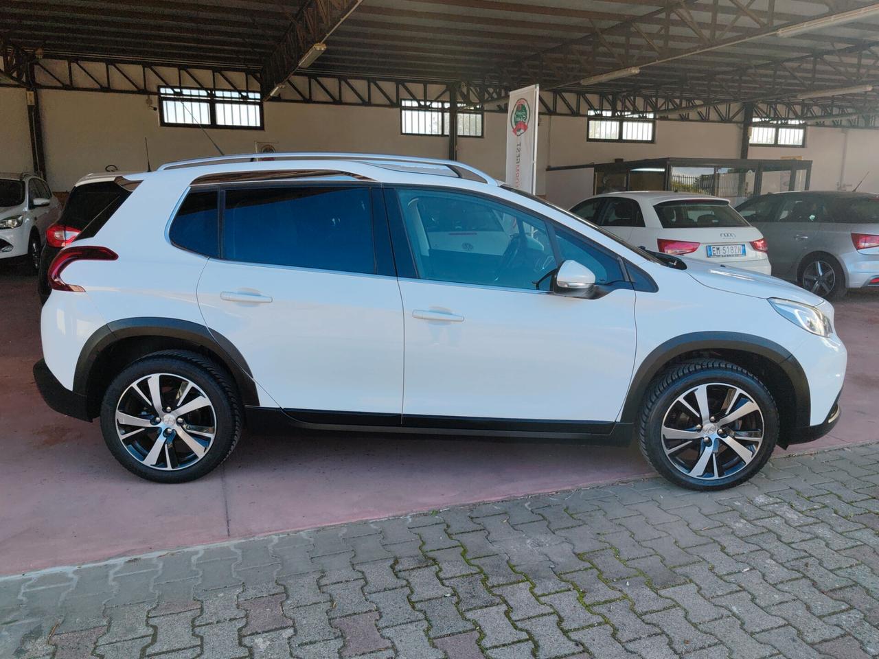 Peugeot 2008 1.6 HDI Allure - NAVI