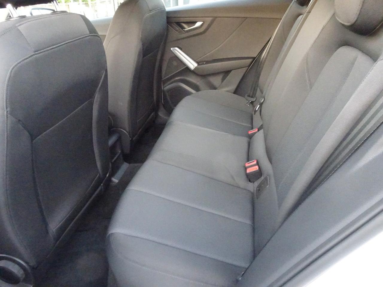 Audi Q2 35 TDI S tronic Identity Black