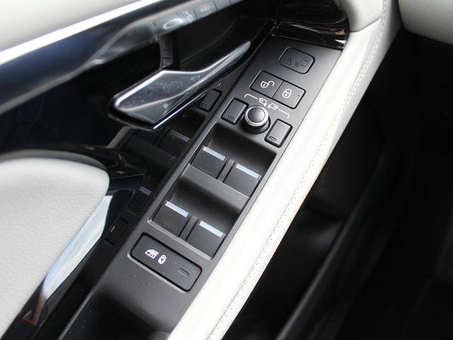 LAND ROVER Range Rover Evoque 2.0 I4 AWD Auto R-Dynamic