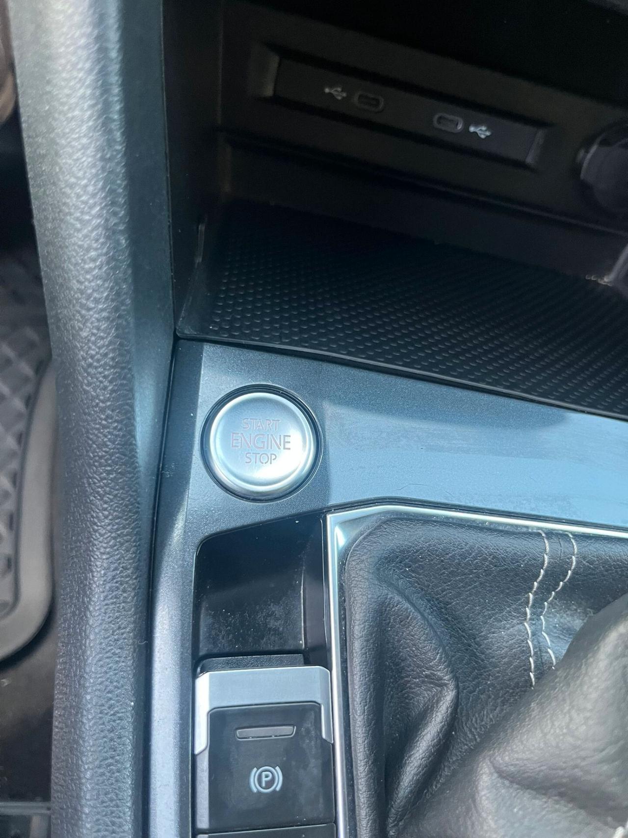 Volkswagen Tiguan 2.0 TDI 150 CV SCR DSG R-Line