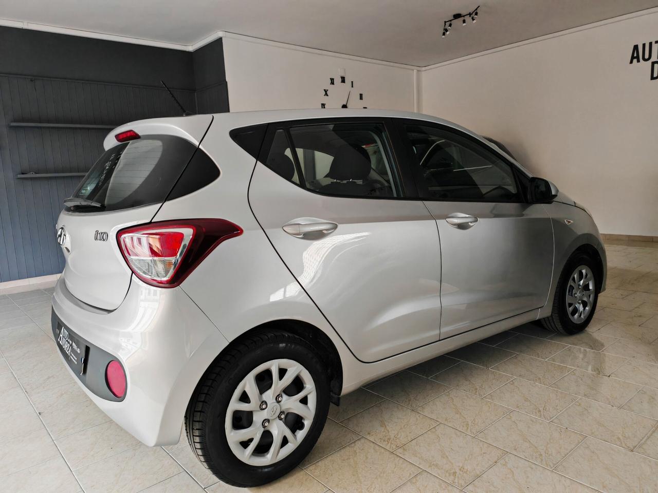 Hyundai i10 1.0 Benzina full optional 2019