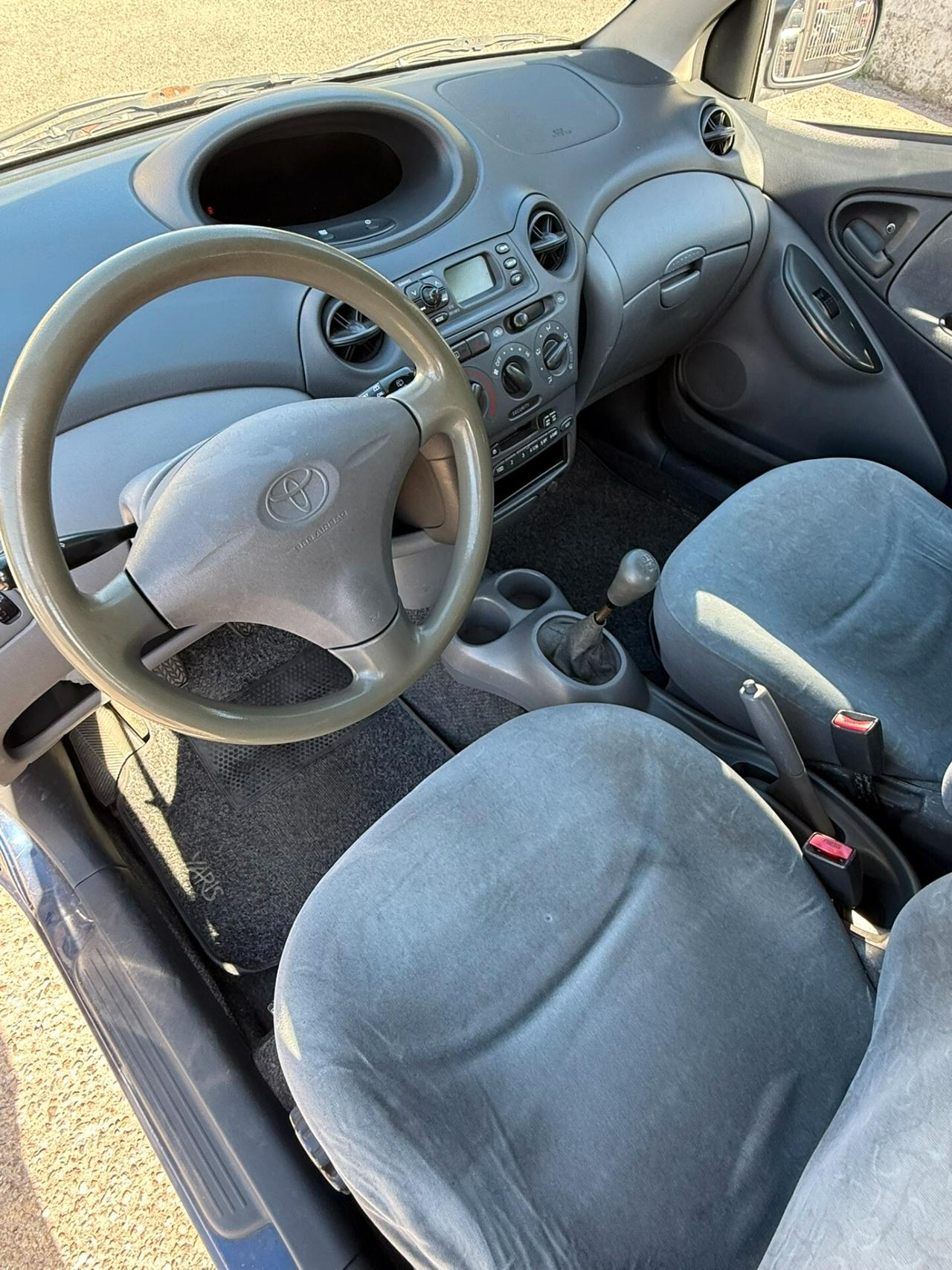 Toyota Yaris 1.0i 16V cat 5 porte Sol
