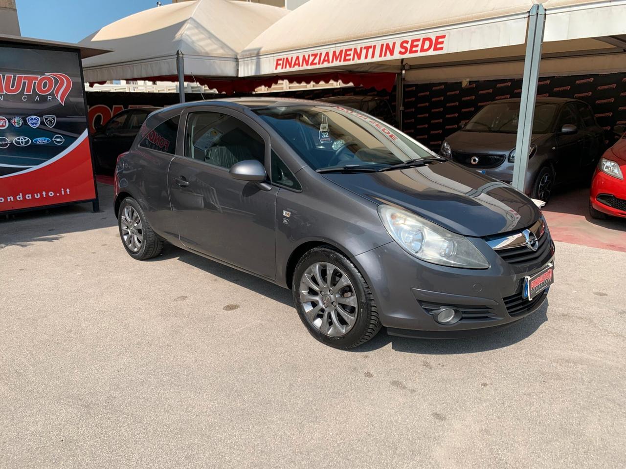 Opel Corsa 1.2 3 porte Club