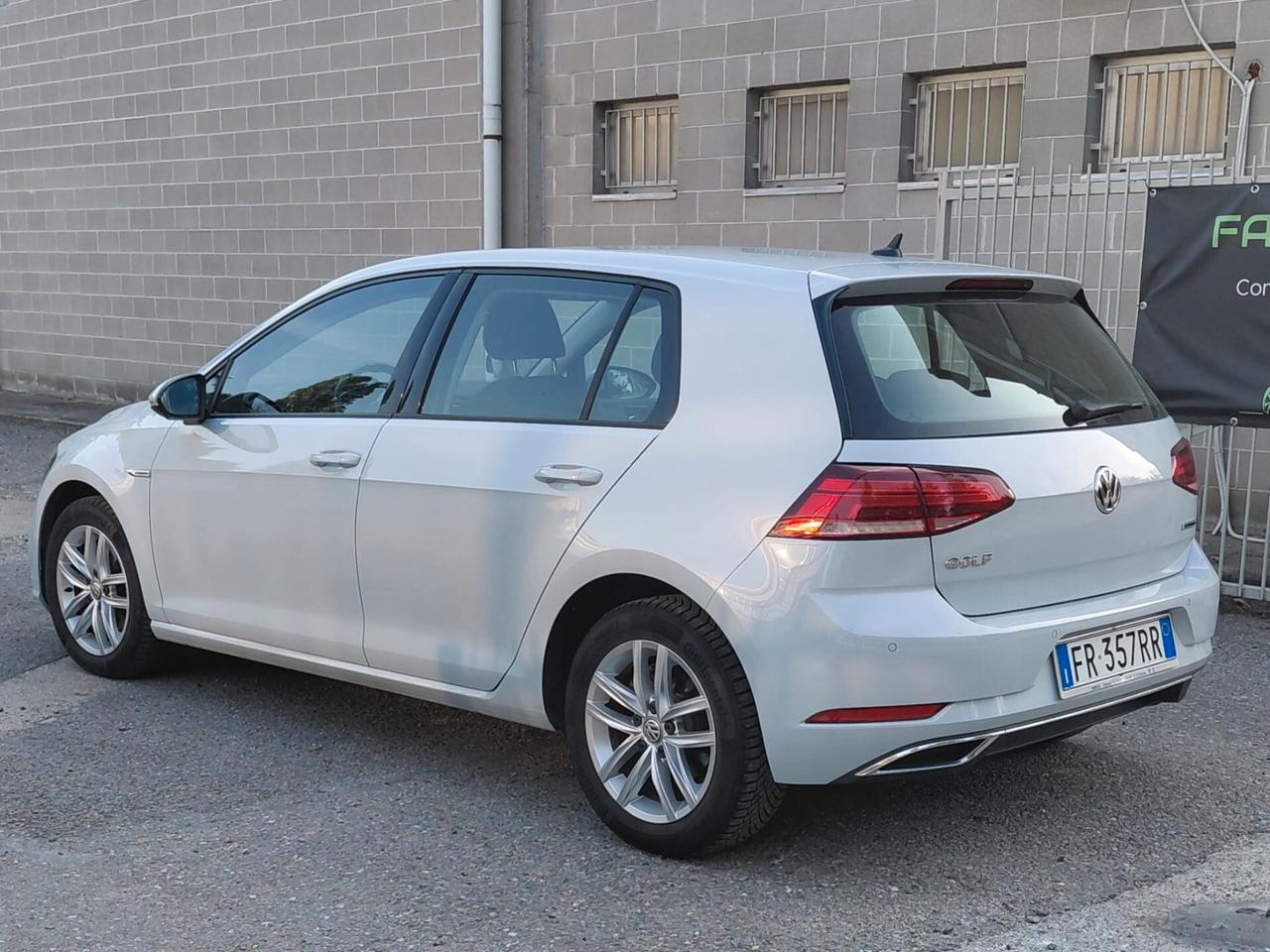 Volkswagen Golf VII 1.4 TGI DSG 5p. Executive BlueMotion (Neopatentati)