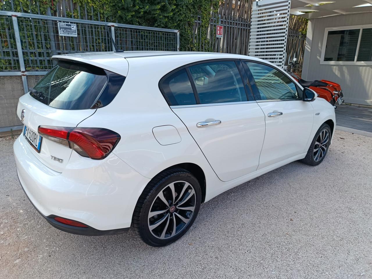 Fiat Tipo 1.6 Mjt S&S 5 porte Lounge