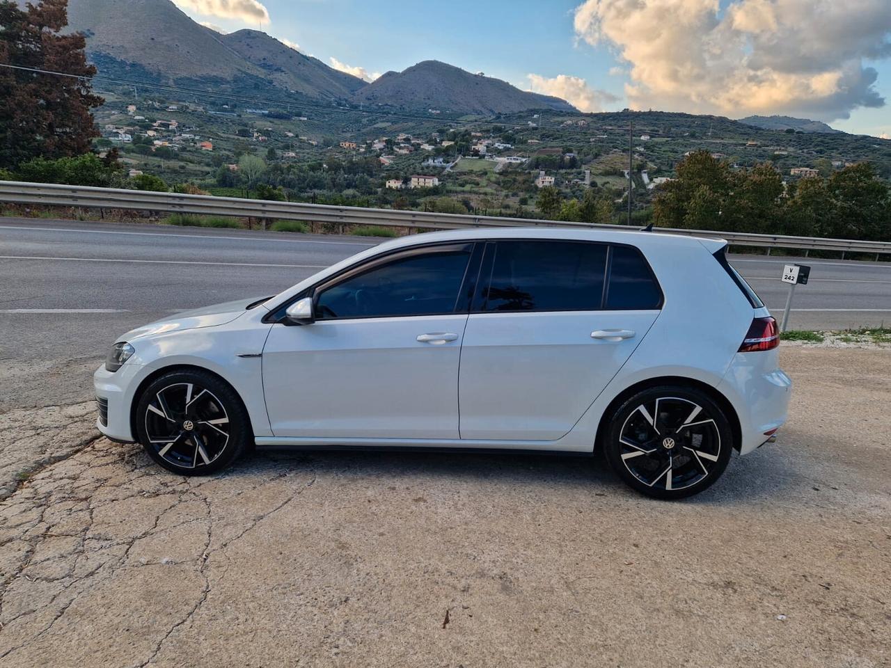 Volkswagen Golf 7..5 GTD 2.0 TDI 184cv