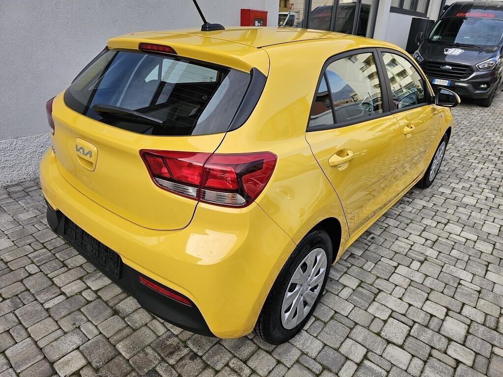 KIA Rio 1.2 style 84cv