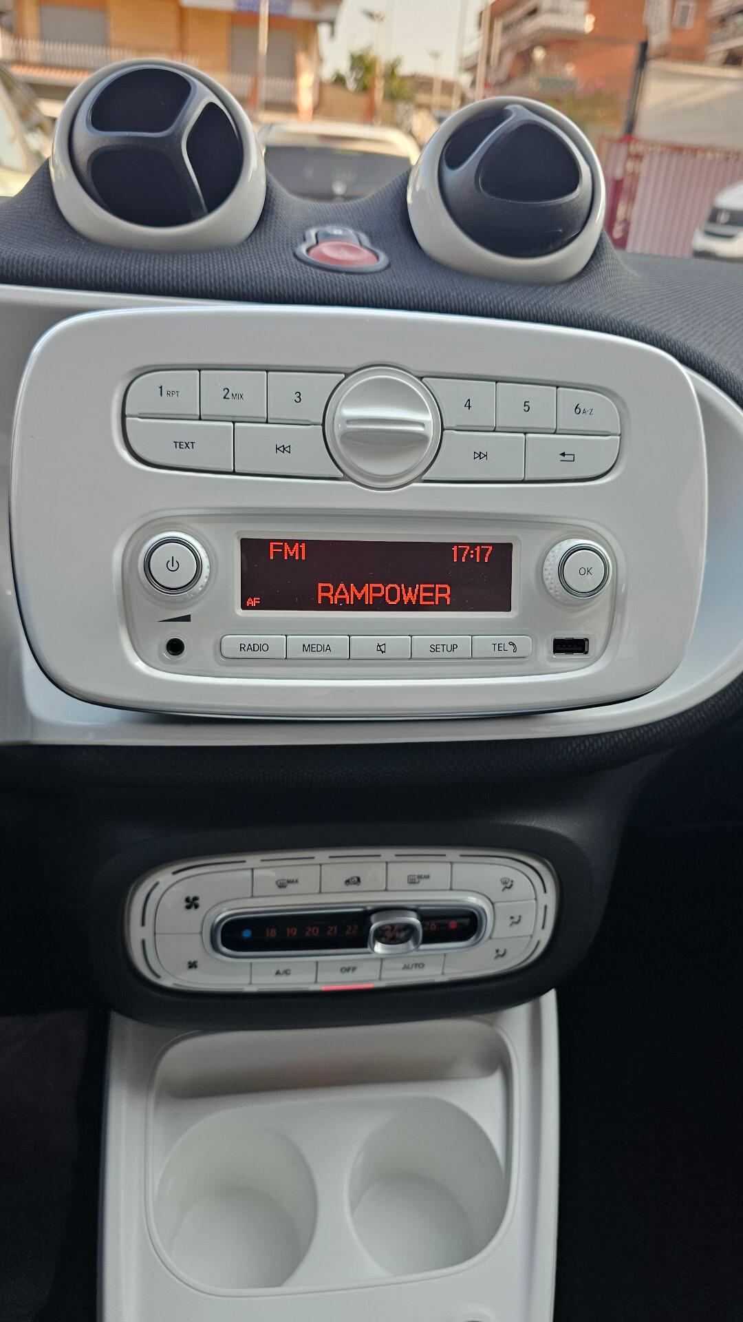 Smart ForFour 70 1.0 Passion UNIPRO' TAGL CERT LED SENSORI