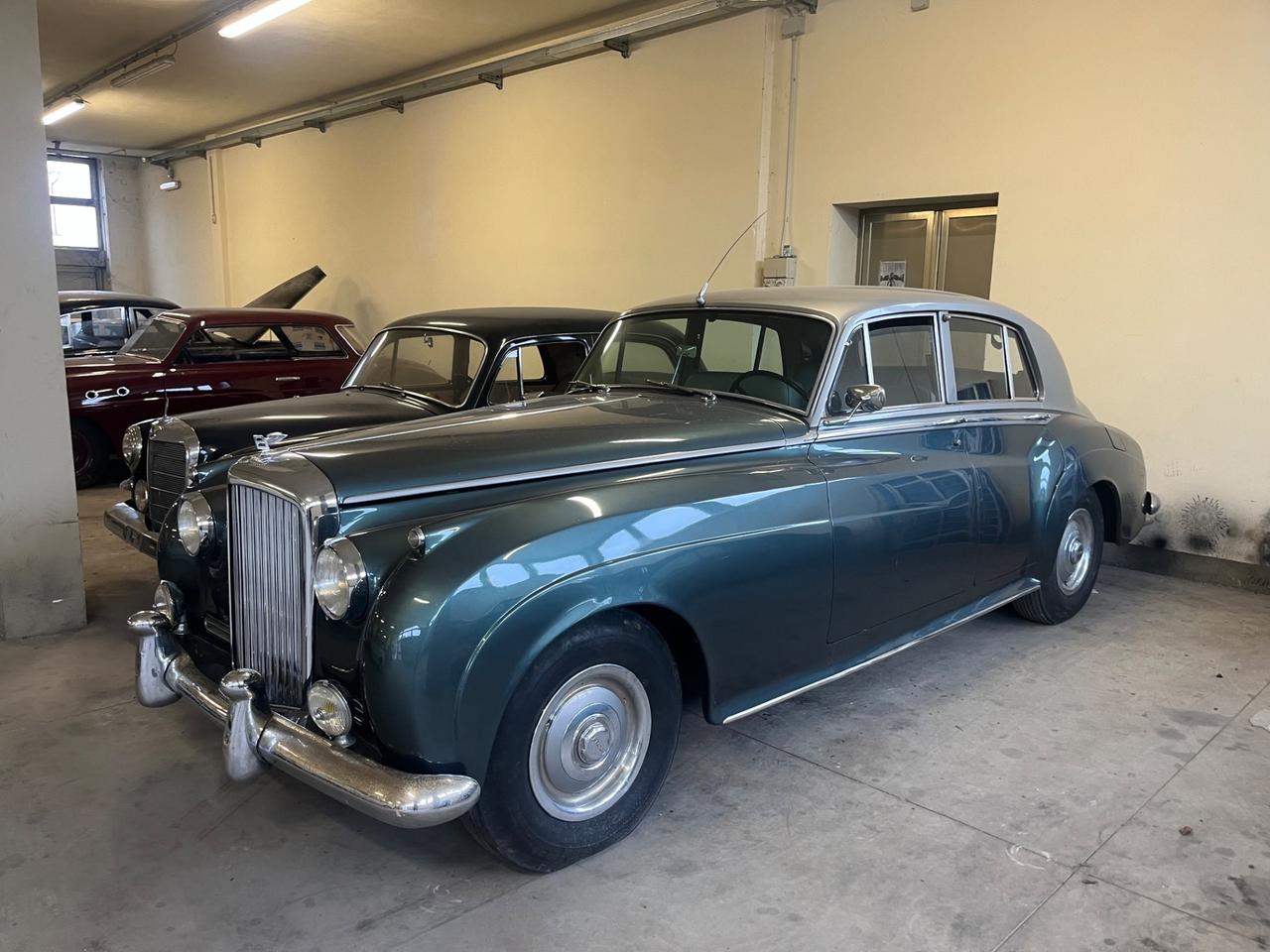 Bentley S1 Guida a SX