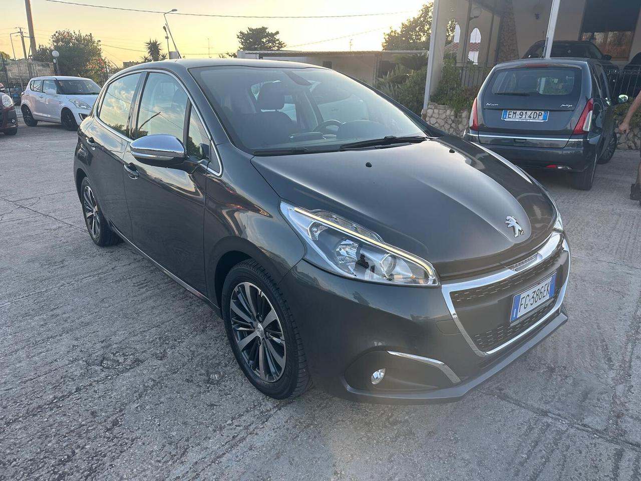 Peugeot 208 1.2 PureTech Allure (2016) | OK NEOPATENTATI - Solo 64.400 KM!