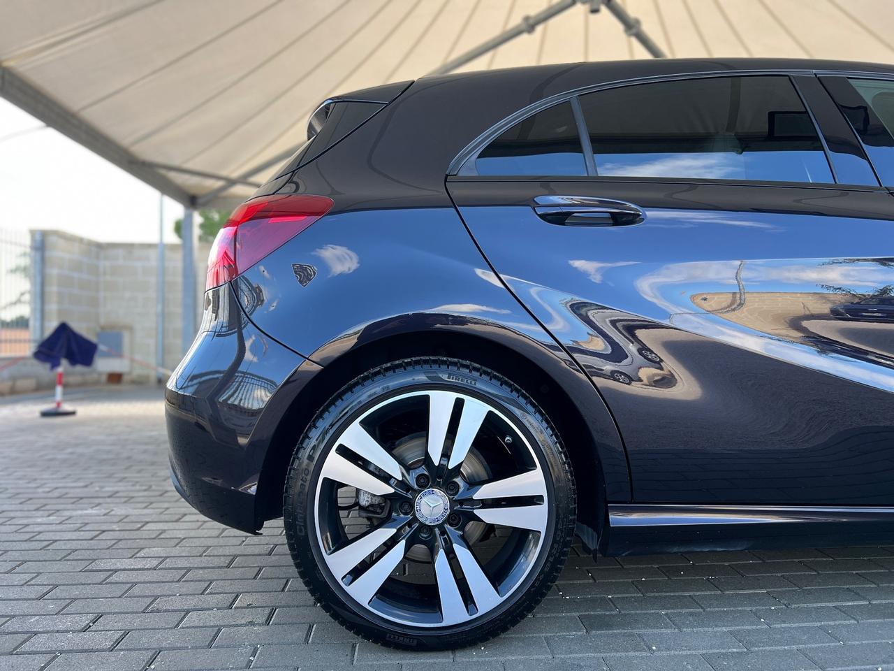 Mercedes-benz A 180 d Automatic Sport CRYSTAL GREY