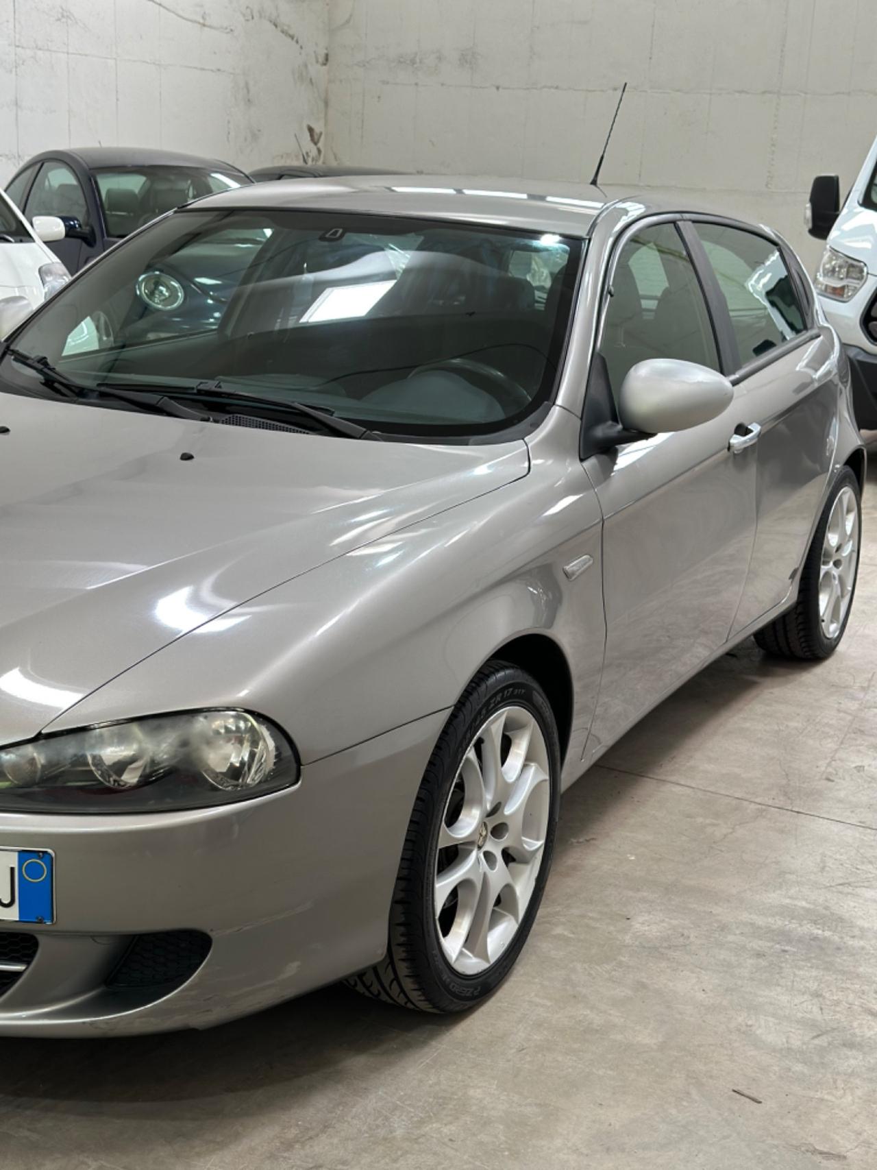 Alfa Romeo 147 1.6 16V TS (105) 5P MOVING METANO KMCERT