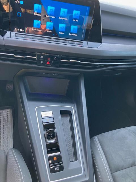 Volkswagen Golf serie 8 motore 2.0 TDI 116 cv cambio DSG allestimento STYLE