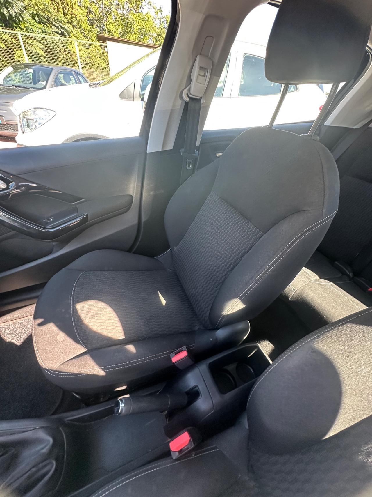 Peugeot 208 PureTech 82 5p. GPL Allure