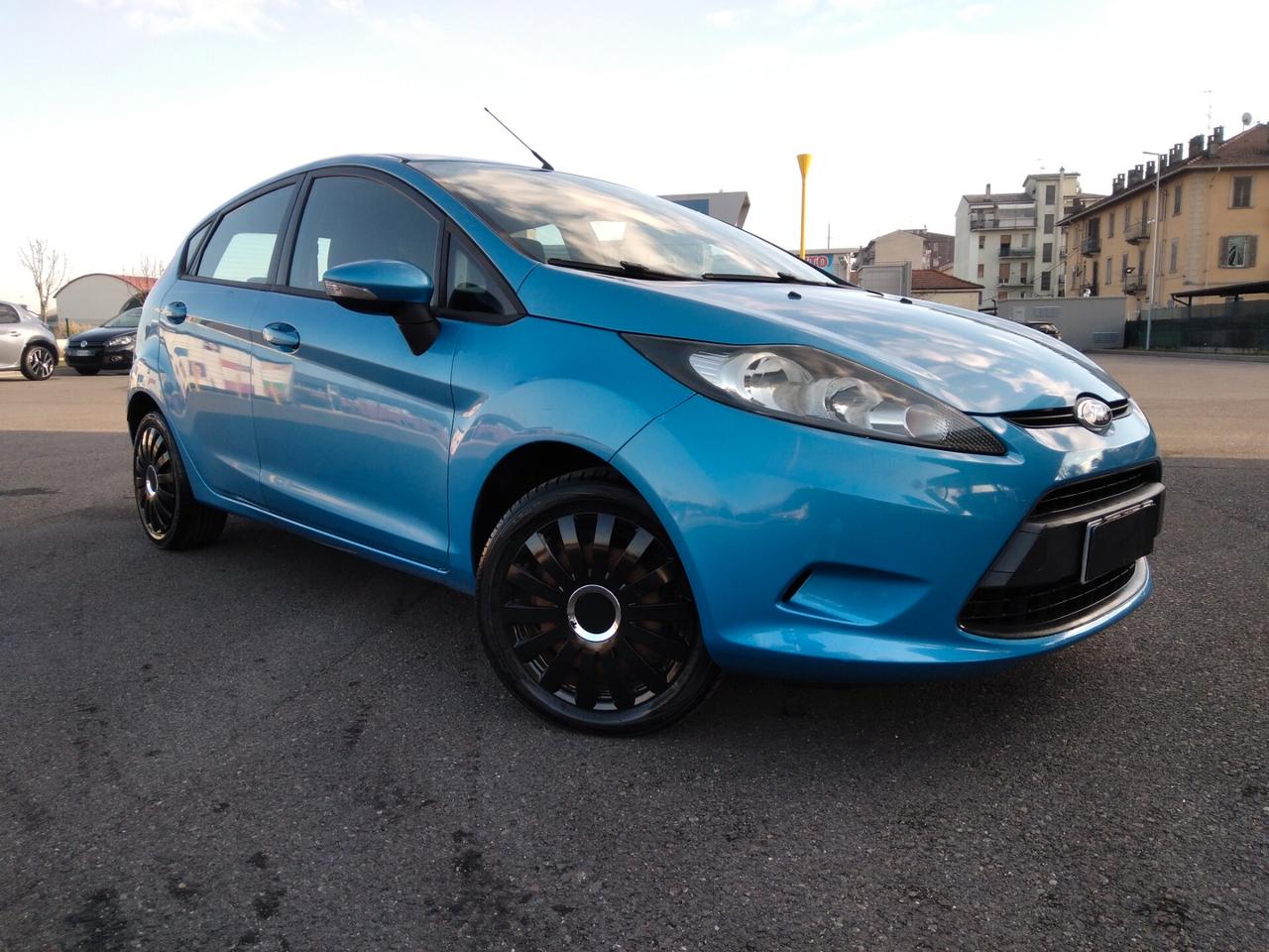 Ford Fiesta 1.4 TDCi 70CV 5 porte Titanium x neopatentati