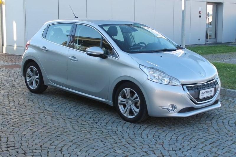 Peugeot 208 1.6 e-HDi 115 CV Stop&Start 5 porte Allure