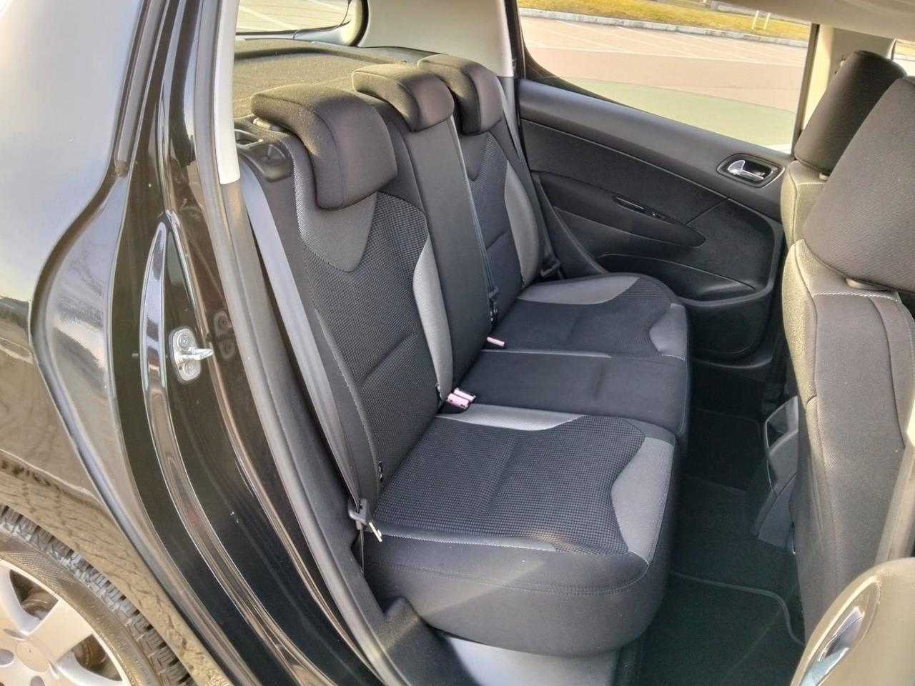 Peugeot 308 1.6 8V HDi 112CV 5p. Automatik*Cruise*Cerchi