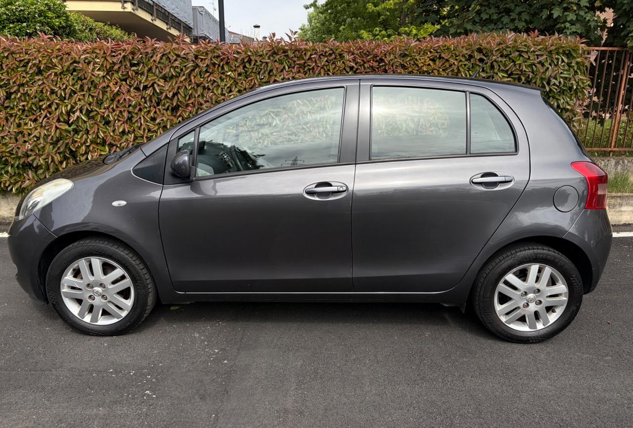 Toyota Yaris 1.0 5 porte
