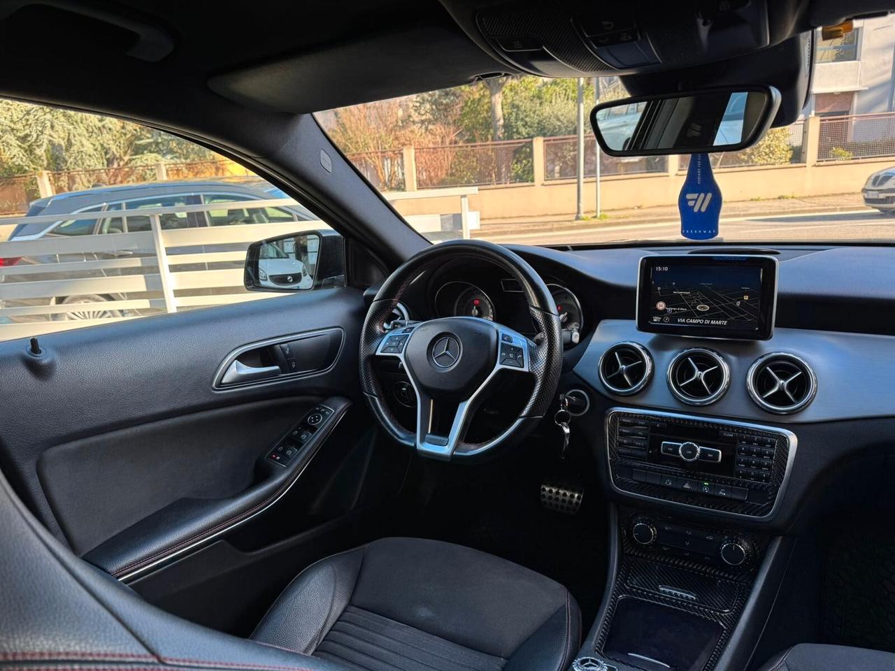 MERCEDES GLA 200 d AUTOMATIC PREMIUM