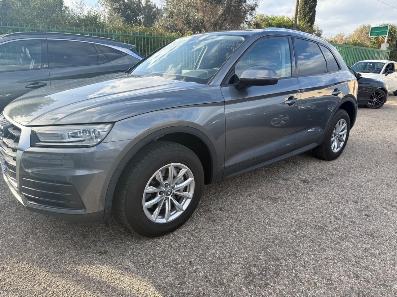 AUDI Q5 2.0 TDI quattro S tronic Business