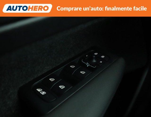 VOLVO XC40 B3 automatico Essential