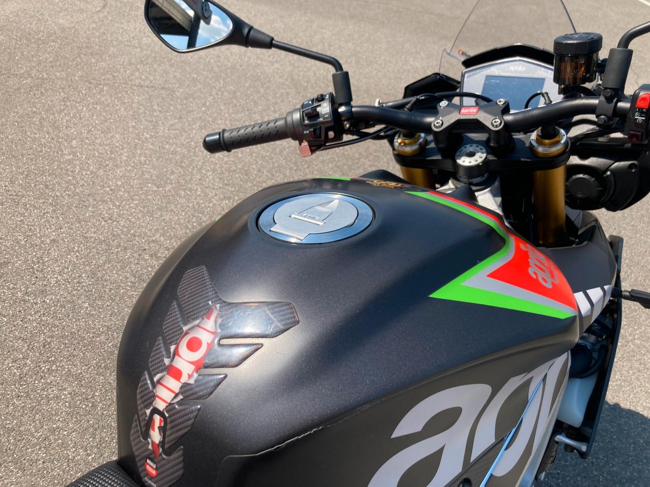 Aprilia Tuono V4 1100 factory accessoriata sospensioni elettroniche