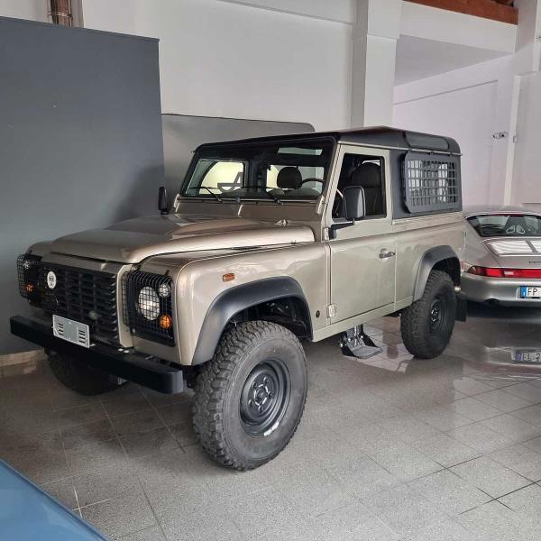 Land Rover Defender RESTORED 90 2.2 PUMA TD4- LIFE&STYLE