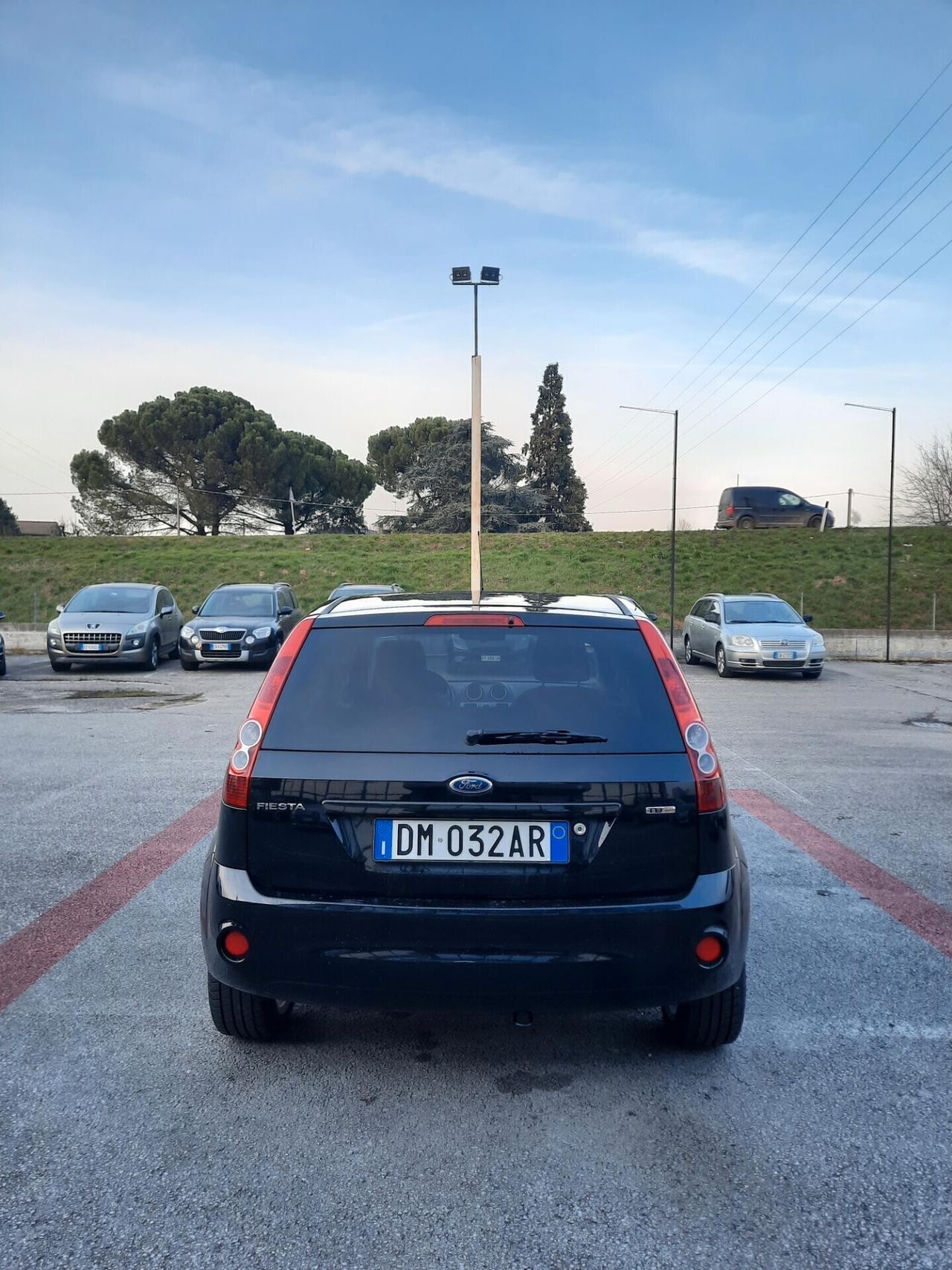 Ford Fiesta 1.4 TDCi 5p. Ghia UNICO.PRO