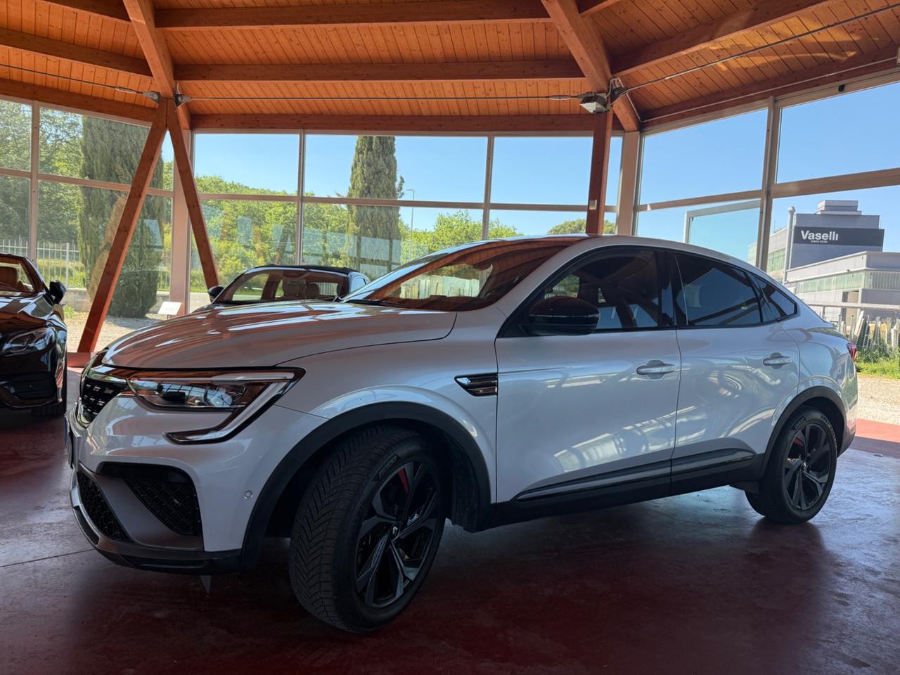 Renault Arkana Hybrid E-Tech 145 CV R.S. Line