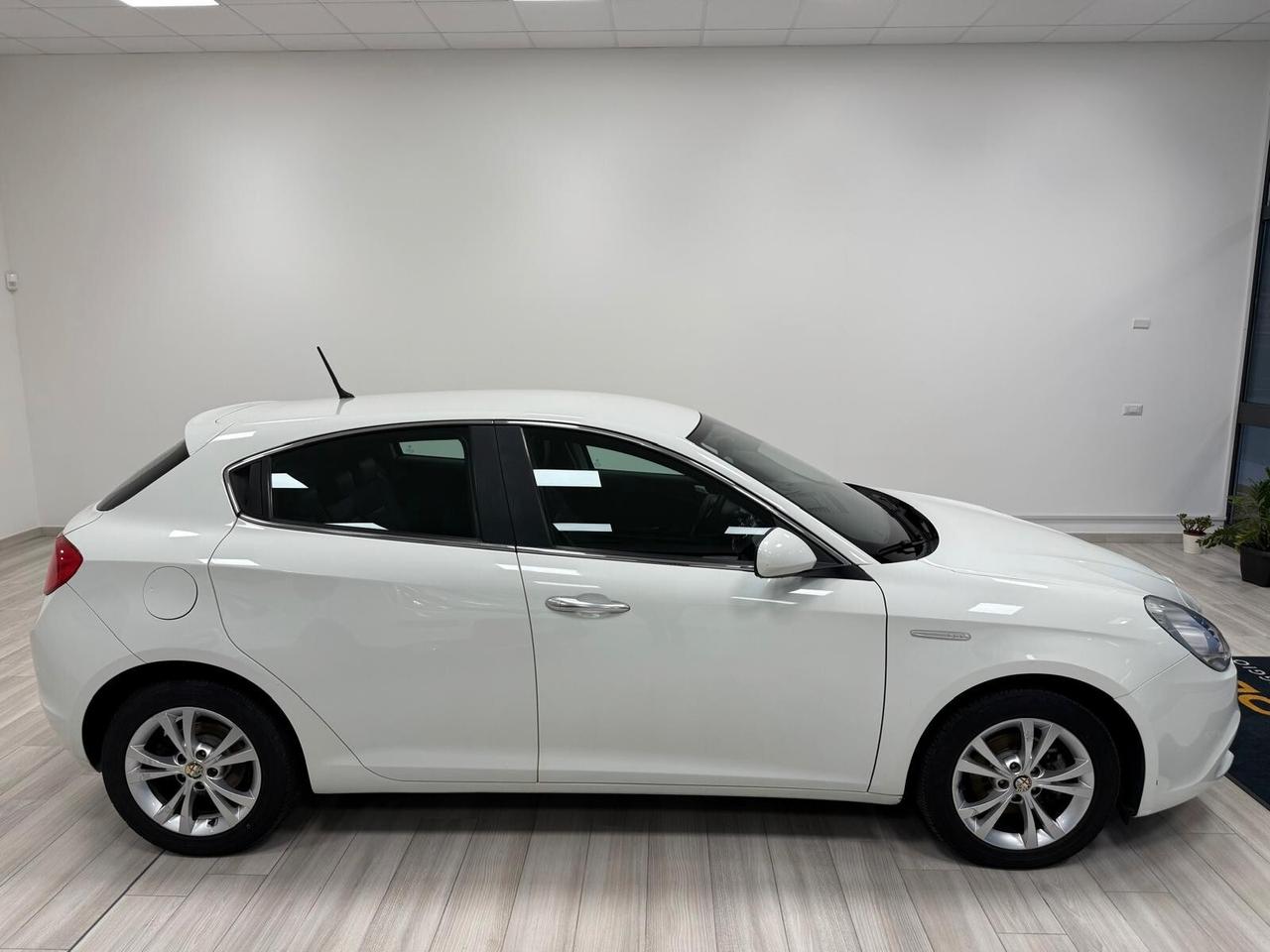 Alfa Romeo Giulietta 1.6 JTDm-2 105 CV Distinctive