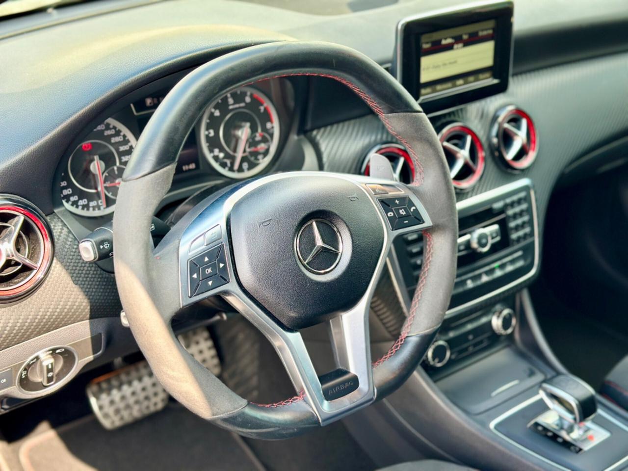 MERCEDES BENZ - A 45 AMG 4MATIC 360CV - 2015