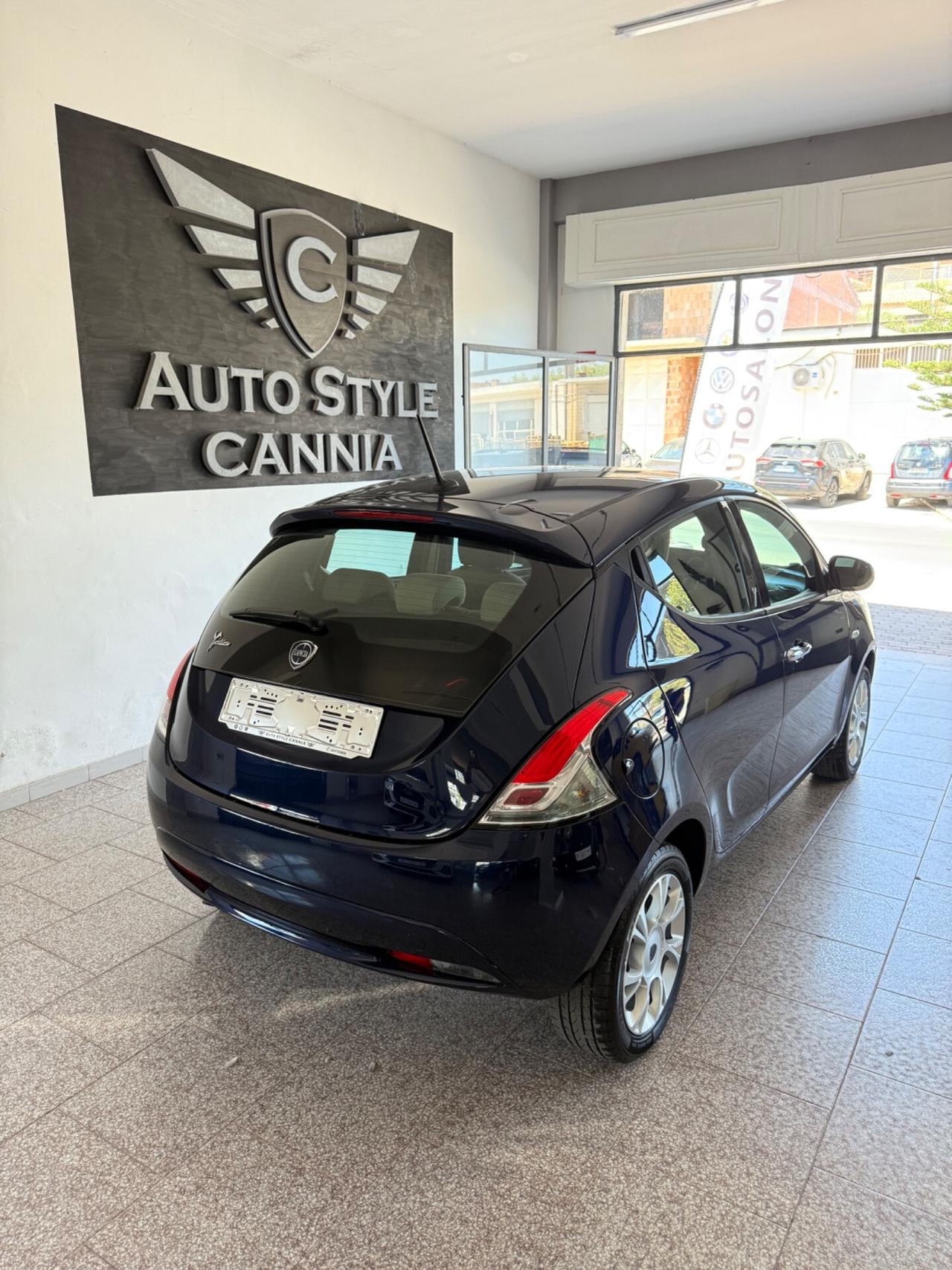 Lancia Ypsilon 1.2 69 CV 5 porte Silver