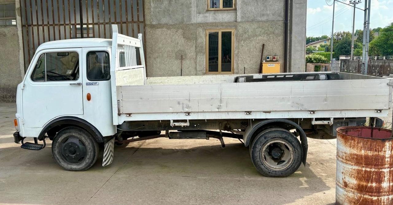 OM 40 autocarro Iveco epoca cassone