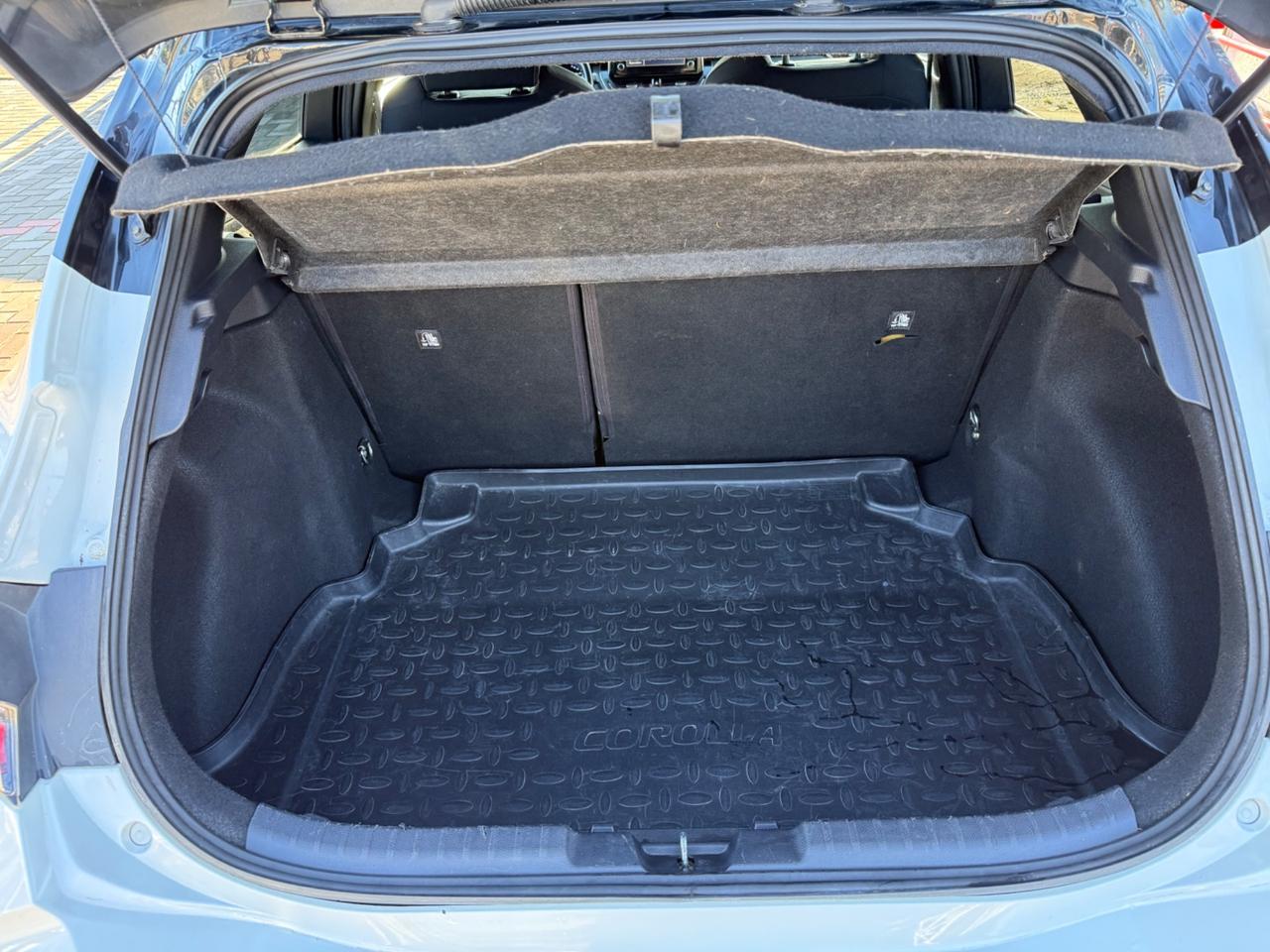 Toyota Corolla 1.8 HIBRID CVT 98CV STYLE