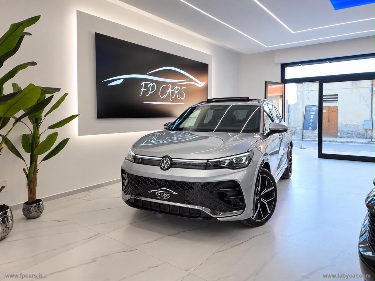 VOLKSWAGEN Tiguan 2.0 TDI 150 CV DSG R-Line Plus TETTO APRI.