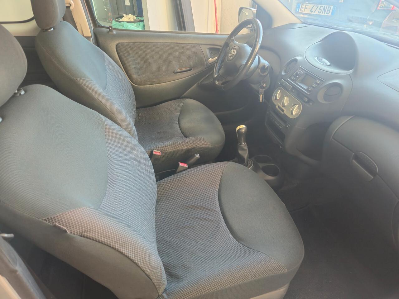 Toyota Yaris 1.0i 16V cat 3 porte