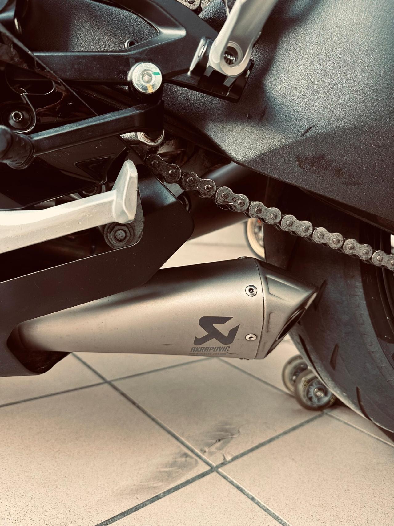 Ducati Panigale V4S - FULL AKRAPOVIC