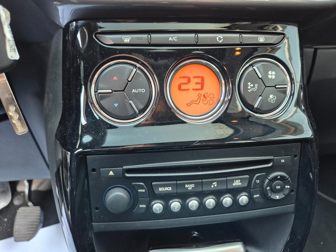 Citroen C3 PureTech 68 Exclusive 1.0 Benz UNIPRO