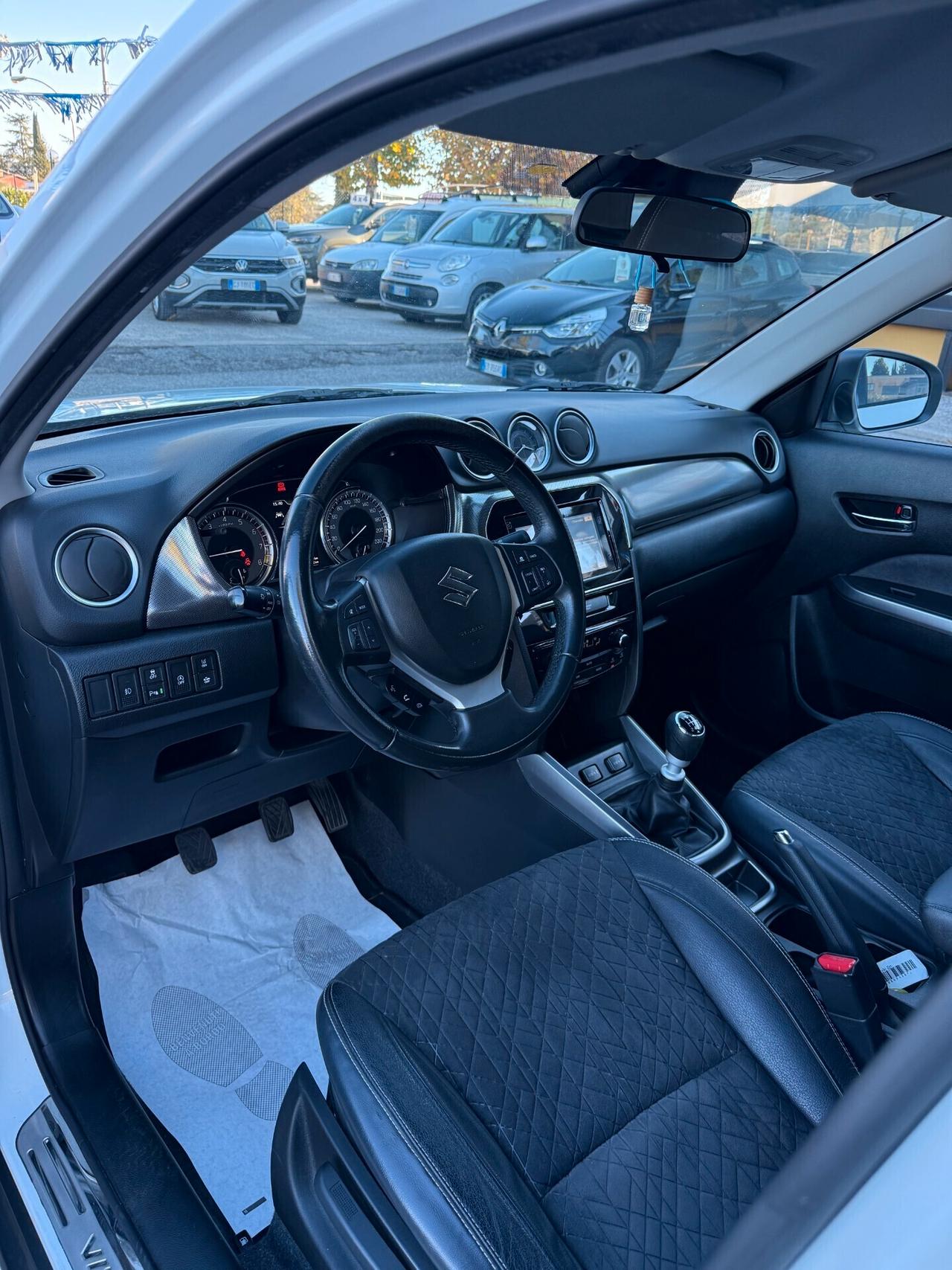 " DA VETRINA " Suzuki Vitara 1.4 Hybrid Top